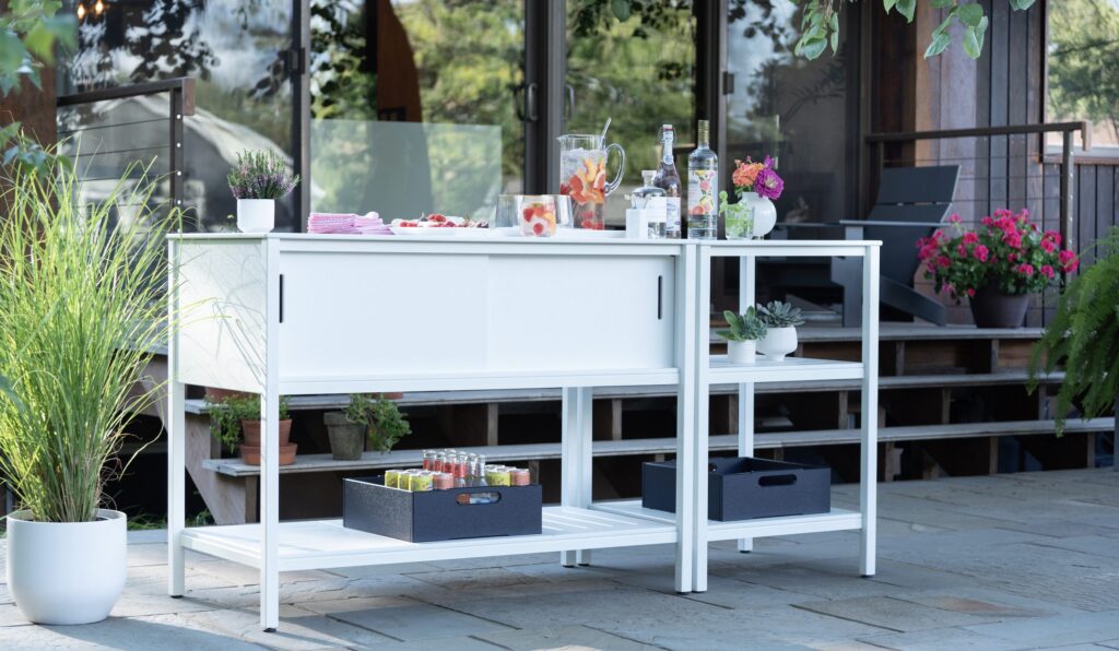 A La Carte set up as an outdoor bar